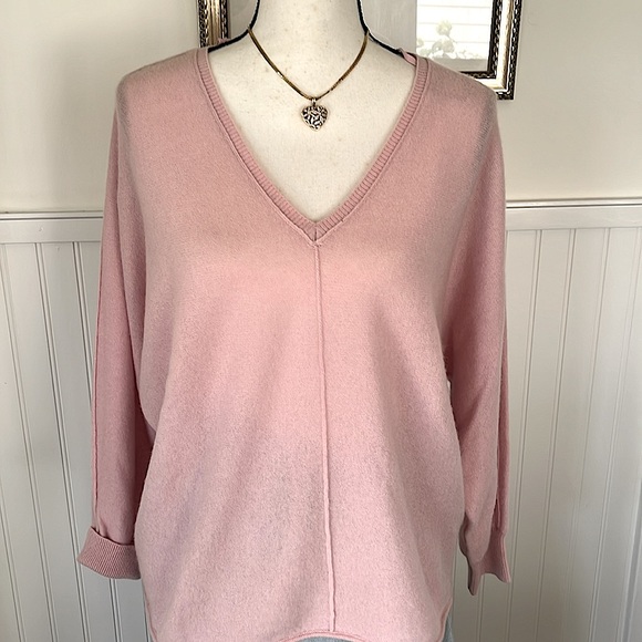 Pilcro for Urban Outfitters Pink Cashmere Sweater VNeckOpen Back Long Sleeve EUC - Picture 4 of 10